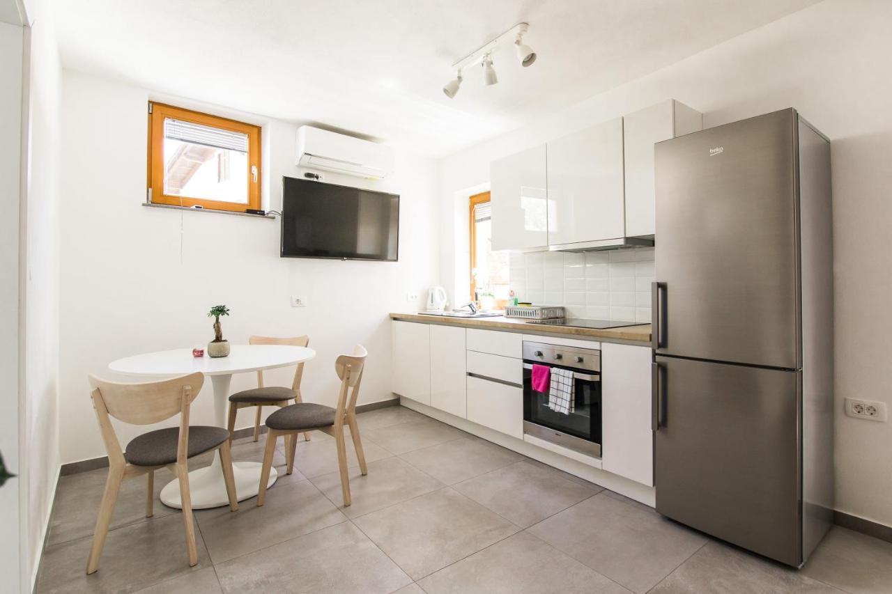 Pr' Petrcu Apartment Толмин Екстериор снимка